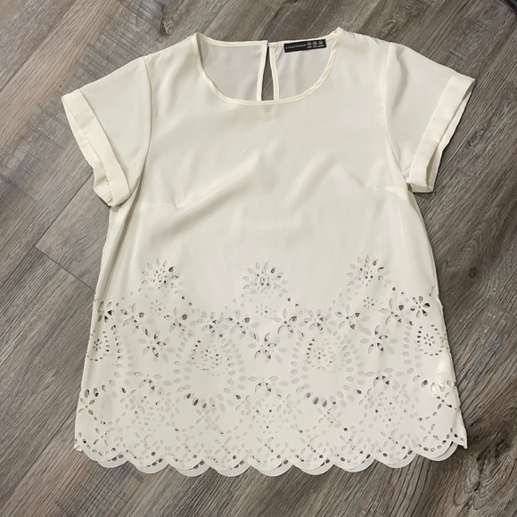 Atmosphere Tops - Beautiful laser cut blouse